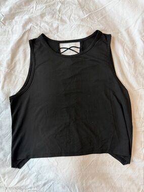 Women's Black Sleeveless Crop Tank Top